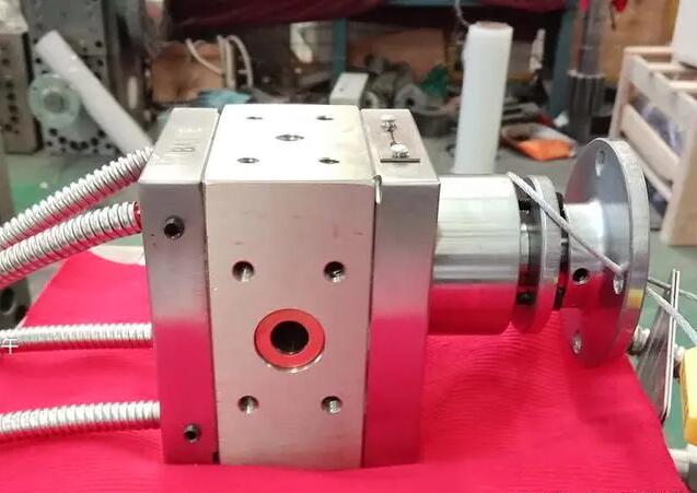 melt pump in extruder