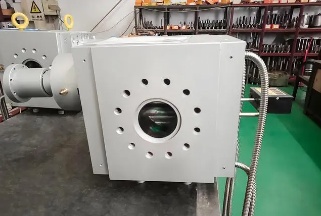 melt pump for extrusion