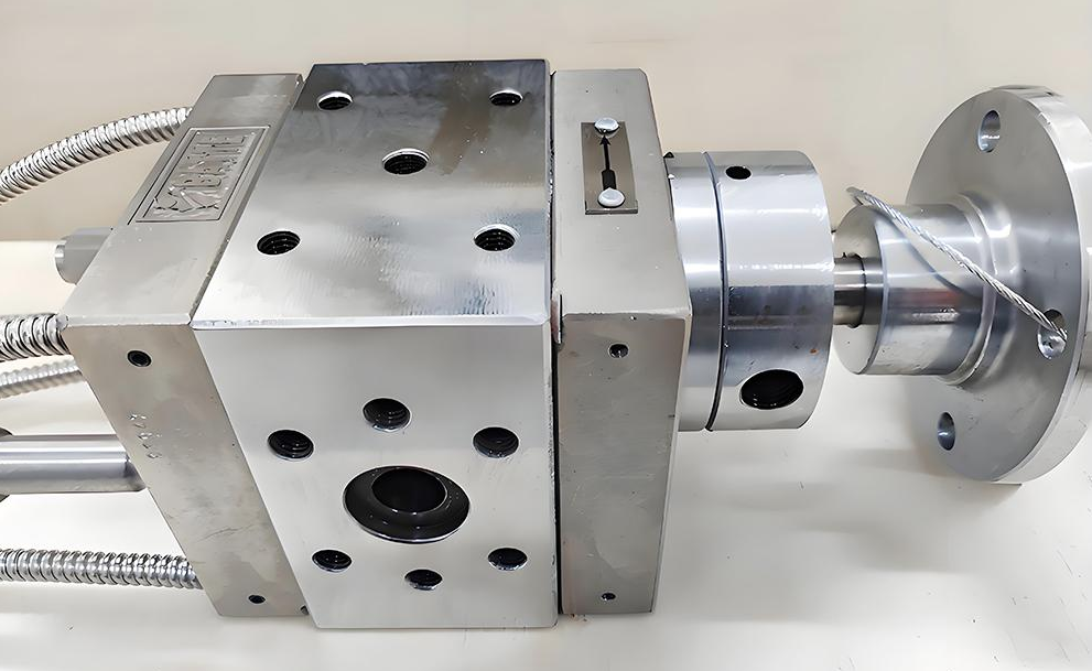 melt pump for extrusion