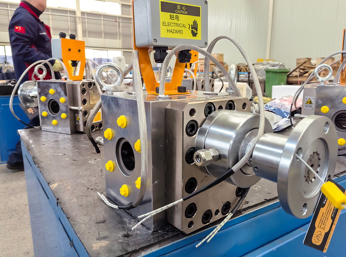 melt pump for extrusion