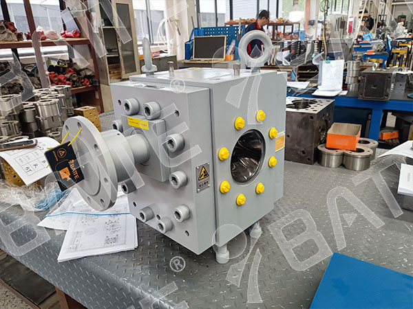 Polymer melt pump
