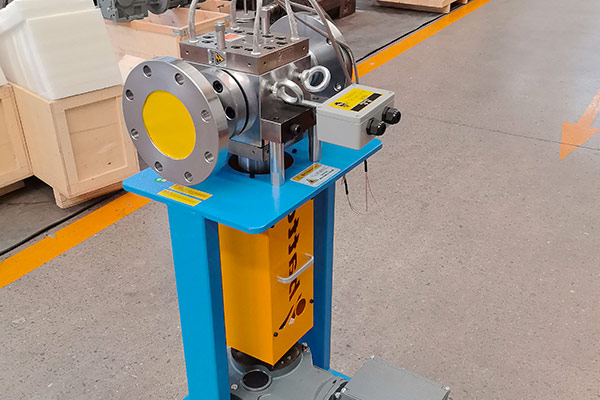 melt pump in extruder