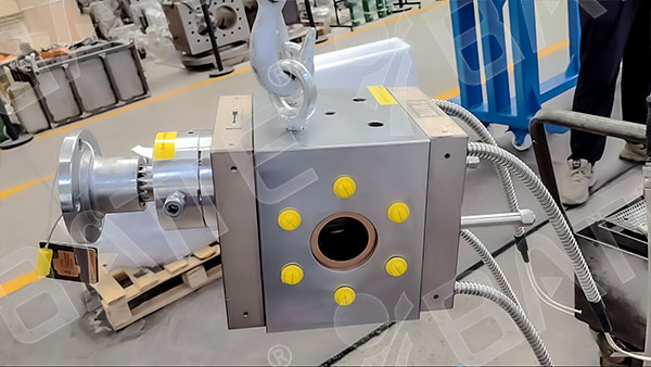 melt pump in extruder
