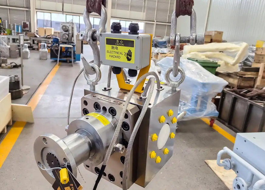 Polymer melt pump